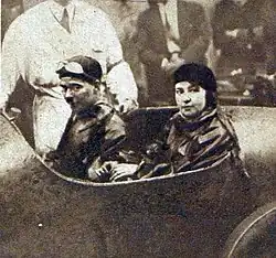 Yves Giraud-Cabantous (links) 1929