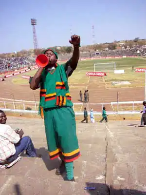 Sambischer Fan im Independence Stadium