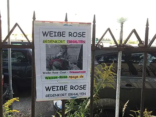 Plakat am Weiße-Rose-Zaun mit der Forderung, den Zaun zu erhalten (2017)