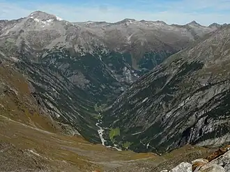 Vorderer Zemmgrund talauswärts gegen den Hohen Riffler