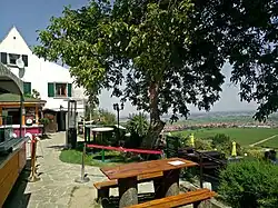 Zeter-Berghaus mit Blick auf Diedesfeld