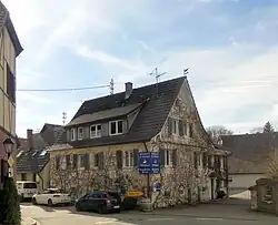 Weingut Dr. Schneider mit Weinetikettenmuseum