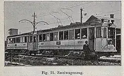 Beschleunigter Personenzug mit Trieb- und Beiwagen, 1907. Triebwagen mit Doppel-Lyrabügel