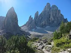 Hochleist (links) und Zwölferkofel der Sextner Sonnenuhr