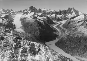 Vorderer Zinggenstock in Bildmitte